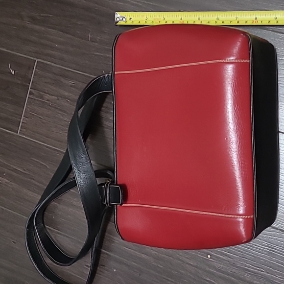 Vintage/y2k Red boxy style, leather Coach bag, brass hardware. Black straps - Picture 1 of 4